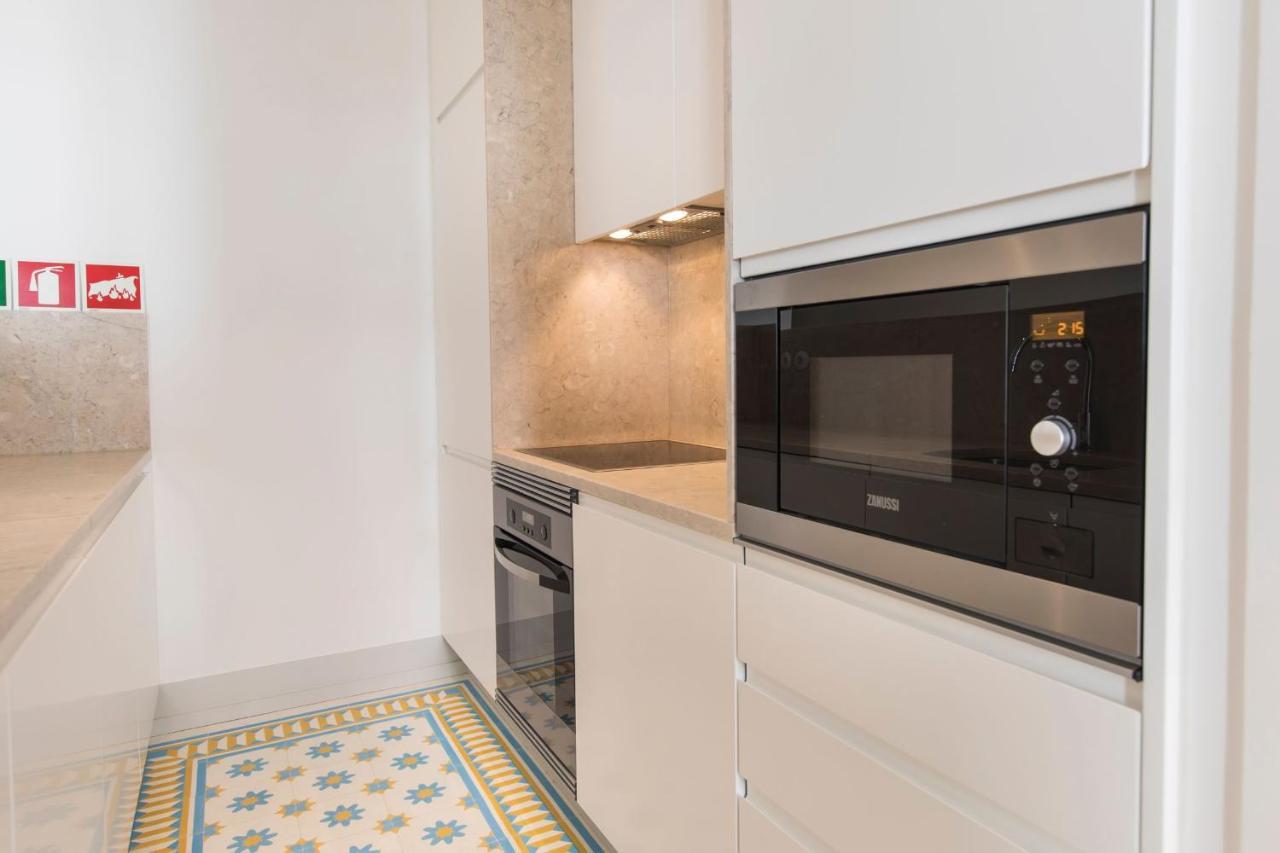 Lovelystay - Fancy In The Heart Of * Lissabon